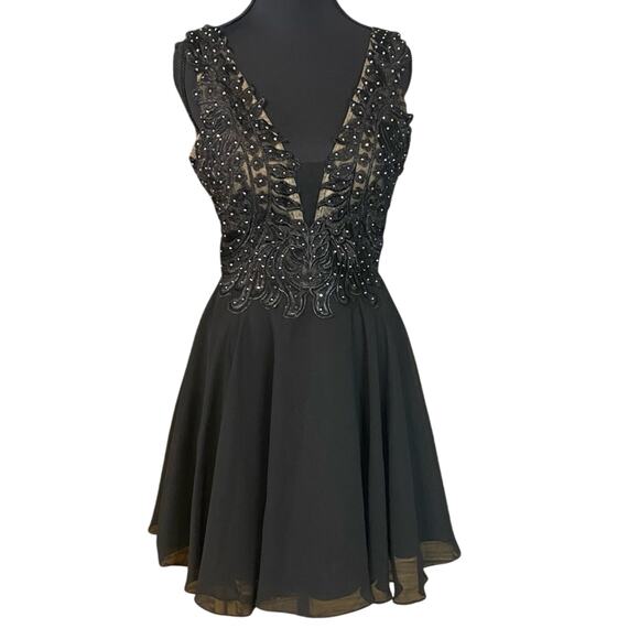 Gianni Bini Black Beaded Mini Dress semi formal size 7 cocktail formal event - Picture 1 of 12